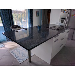 Plan de travail en Granit Labrodor blue extra