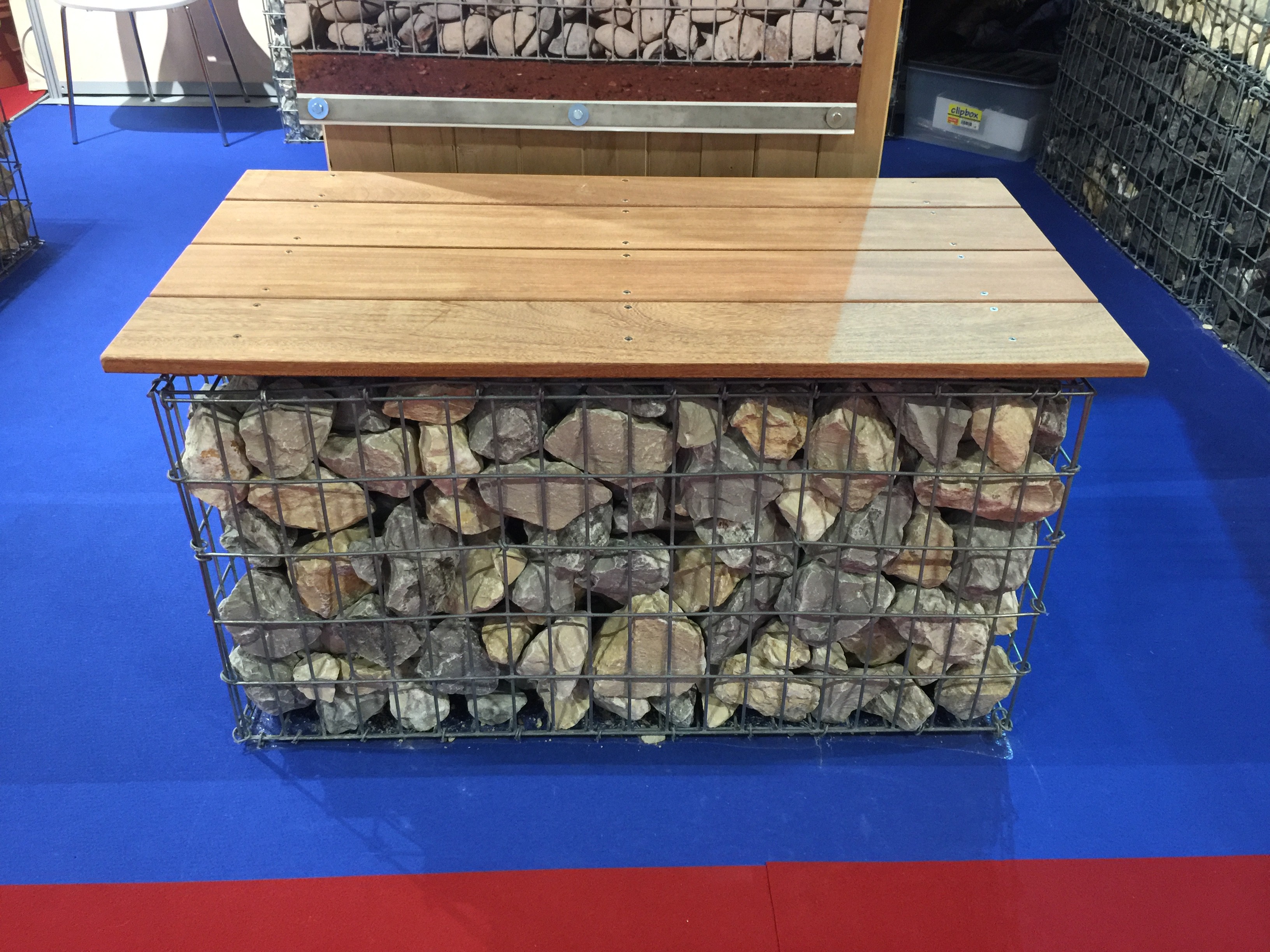 Gabion 1x0.5x0.7 m pré-rempli galets de Garonne ou Calcaire Gris