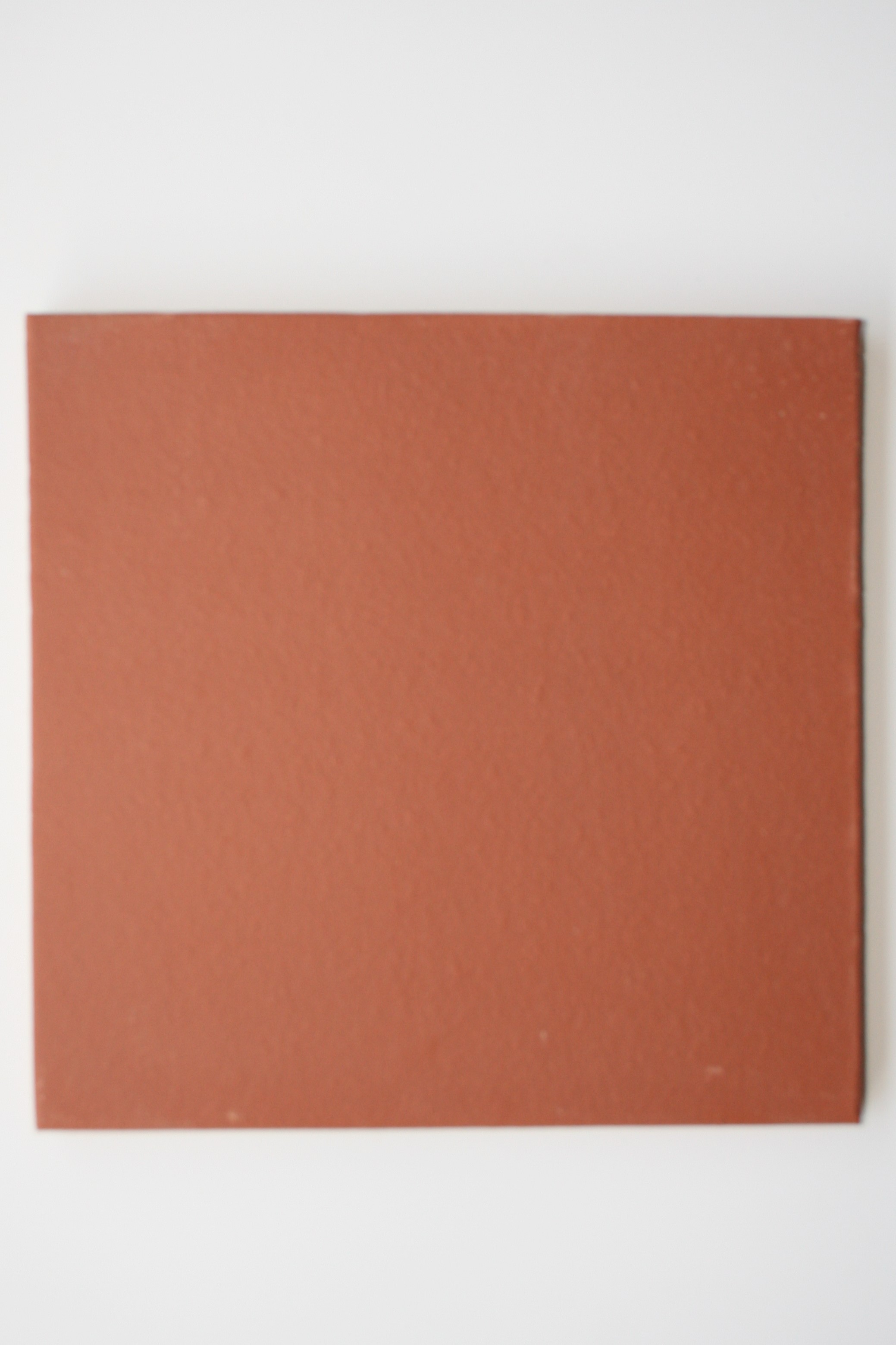 Carreaux terre cuite lisse rouge 27x27x1.6 cm bords arrondis | Carrelage pierre naturelle